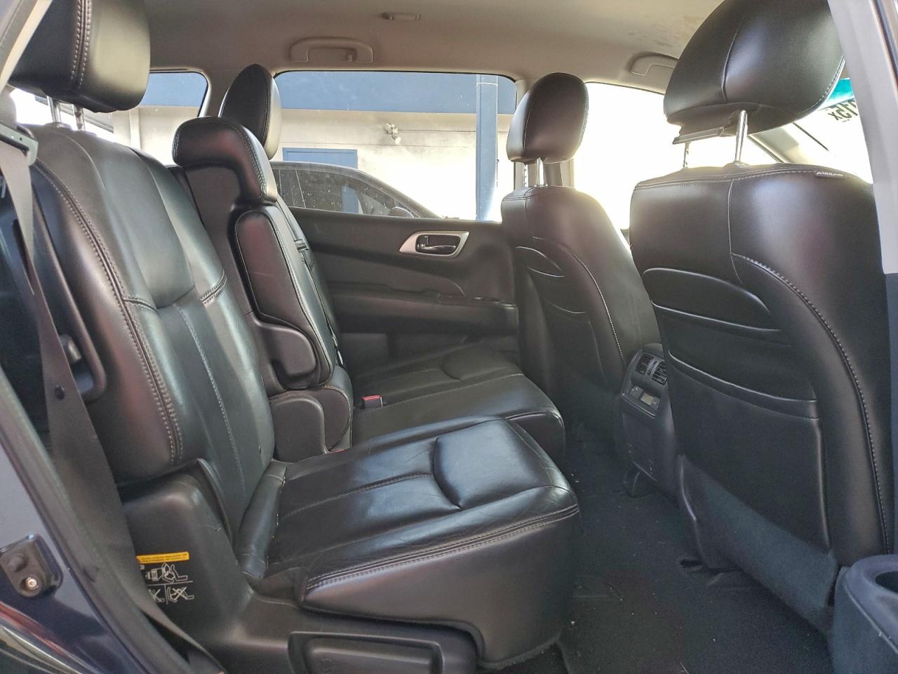 Nissan Pathfinder S Image 12