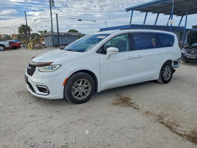  Salvage Chrysler Pacifica