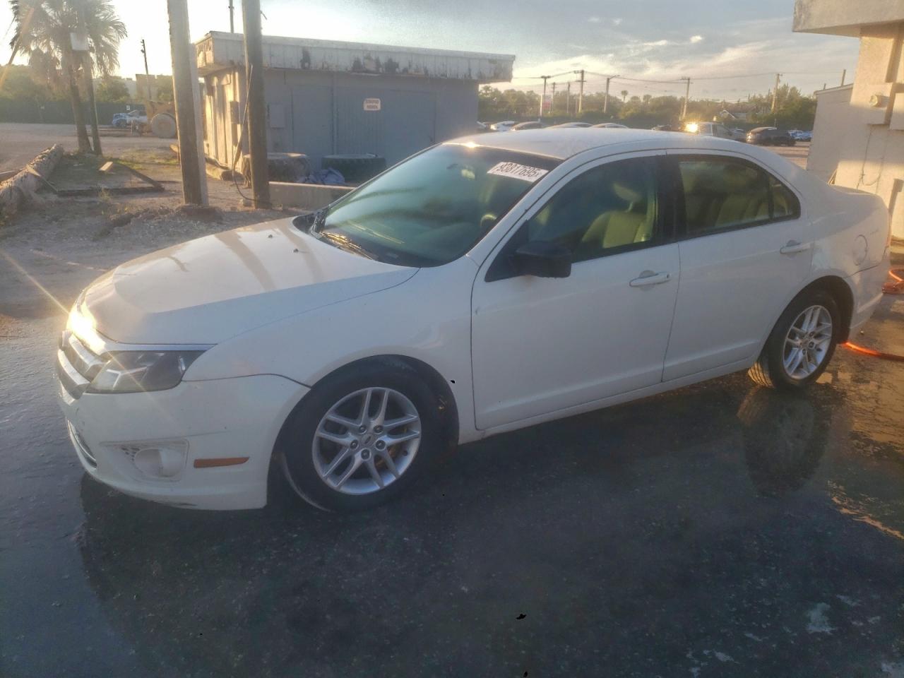 Ford Fusion S Image 1