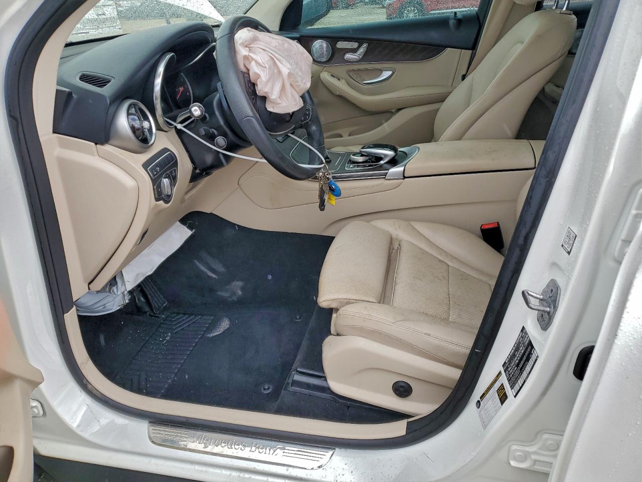 Mercedes-Benz GLC 300 Image 8