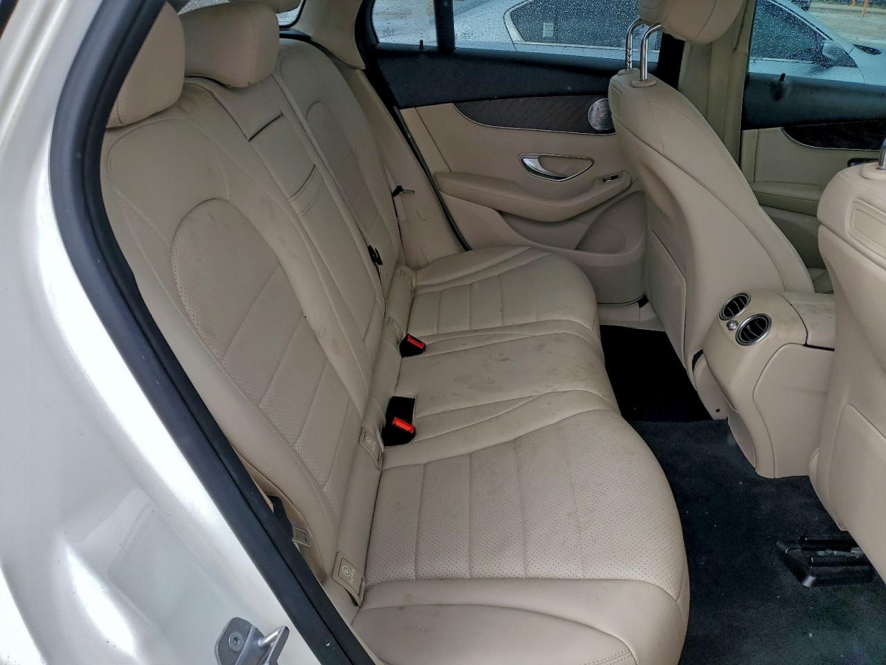 Mercedes-Benz GLC 300 Image 7