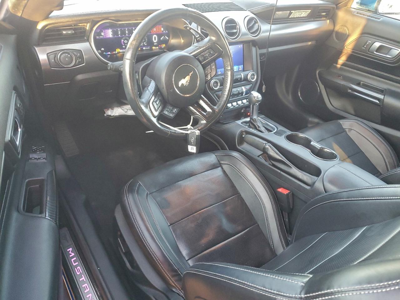 Ford Mustang Image 10