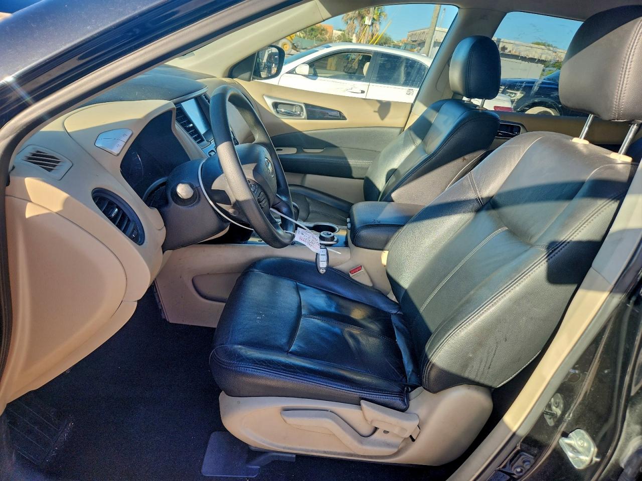 Nissan Pathfinder S Image 5