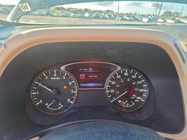 Nissan Pathfinder S Image 7