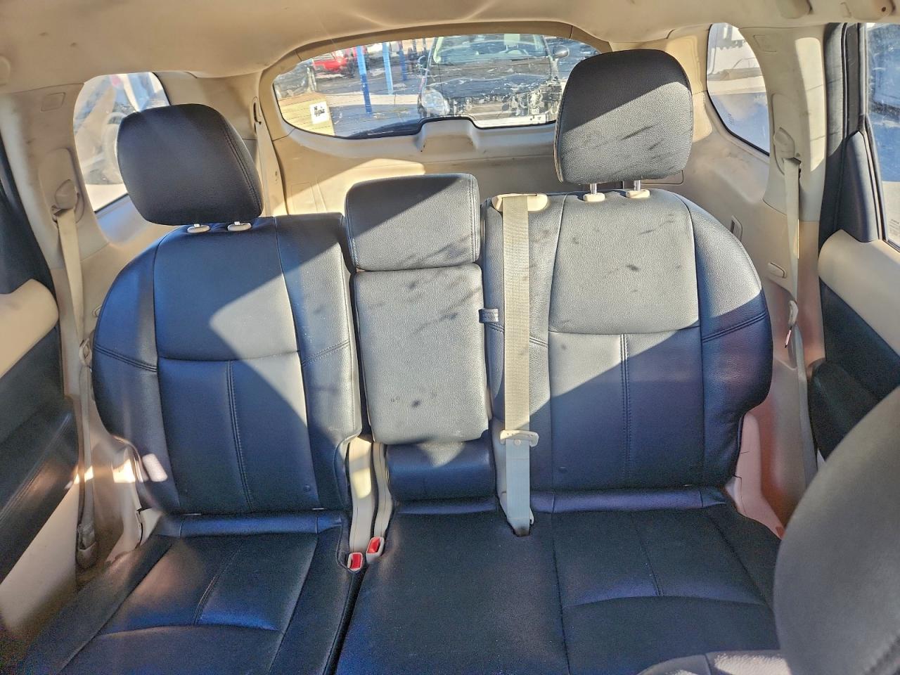 Nissan Pathfinder S Image 8