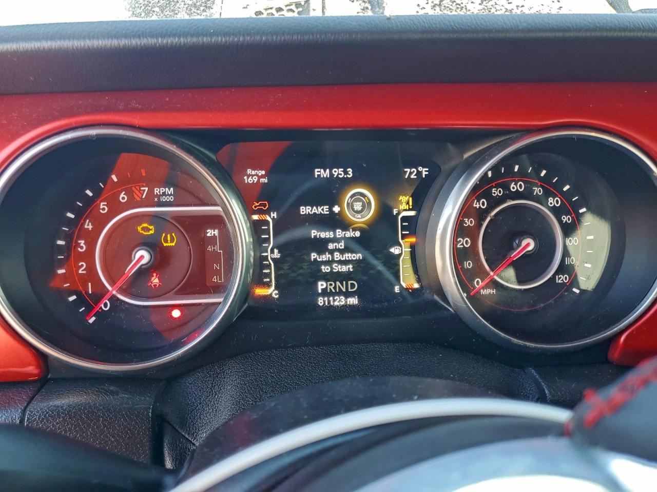 Jeep Wrangler Rubicon Image 12