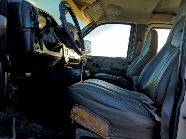 Chevrolet Express Image 5