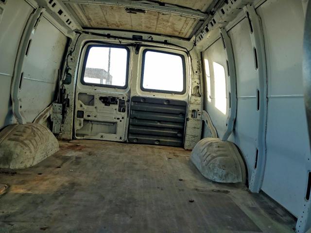 Chevrolet Express Image 4