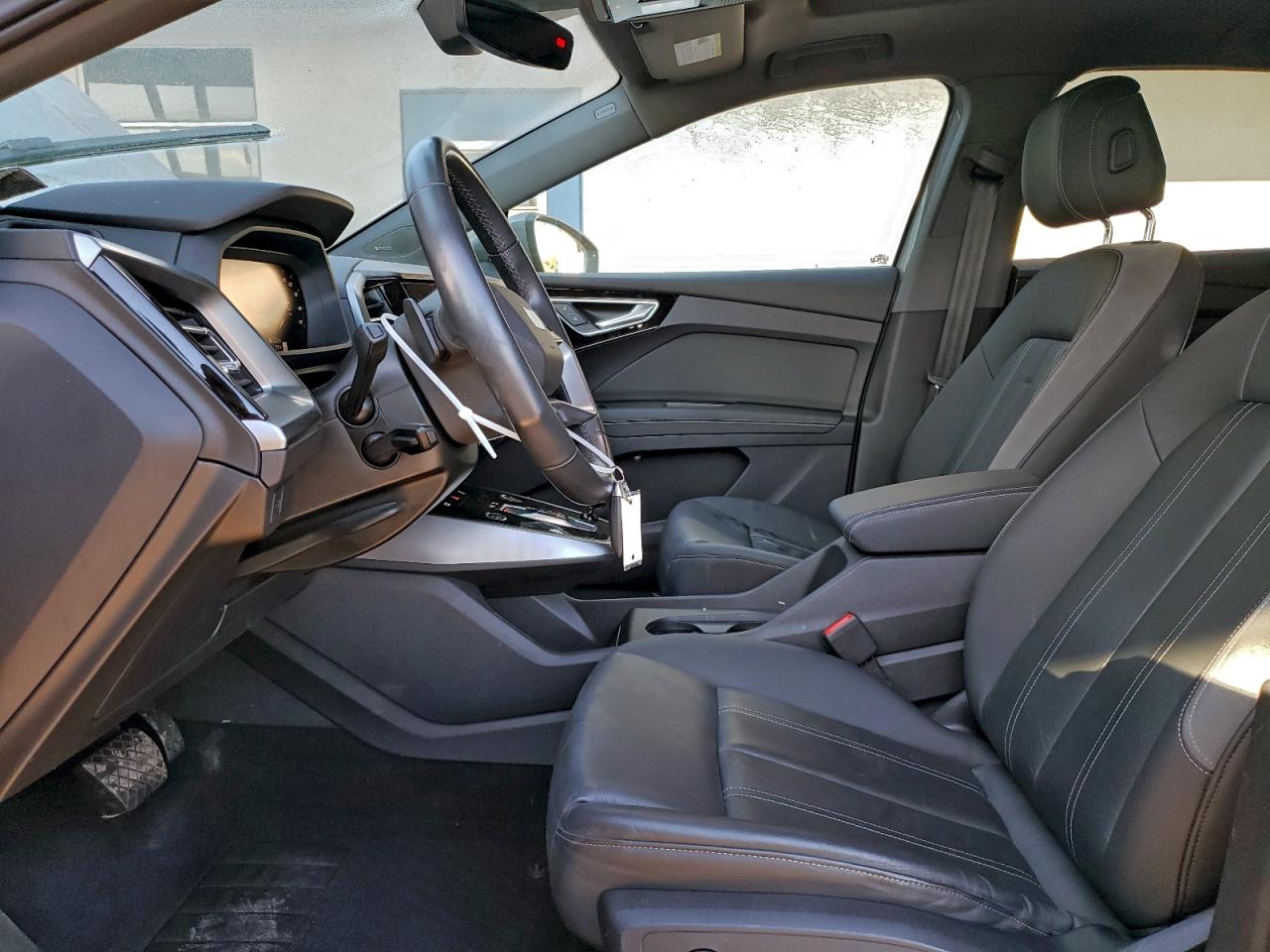 Audi Q4 Premium Plus Image 8