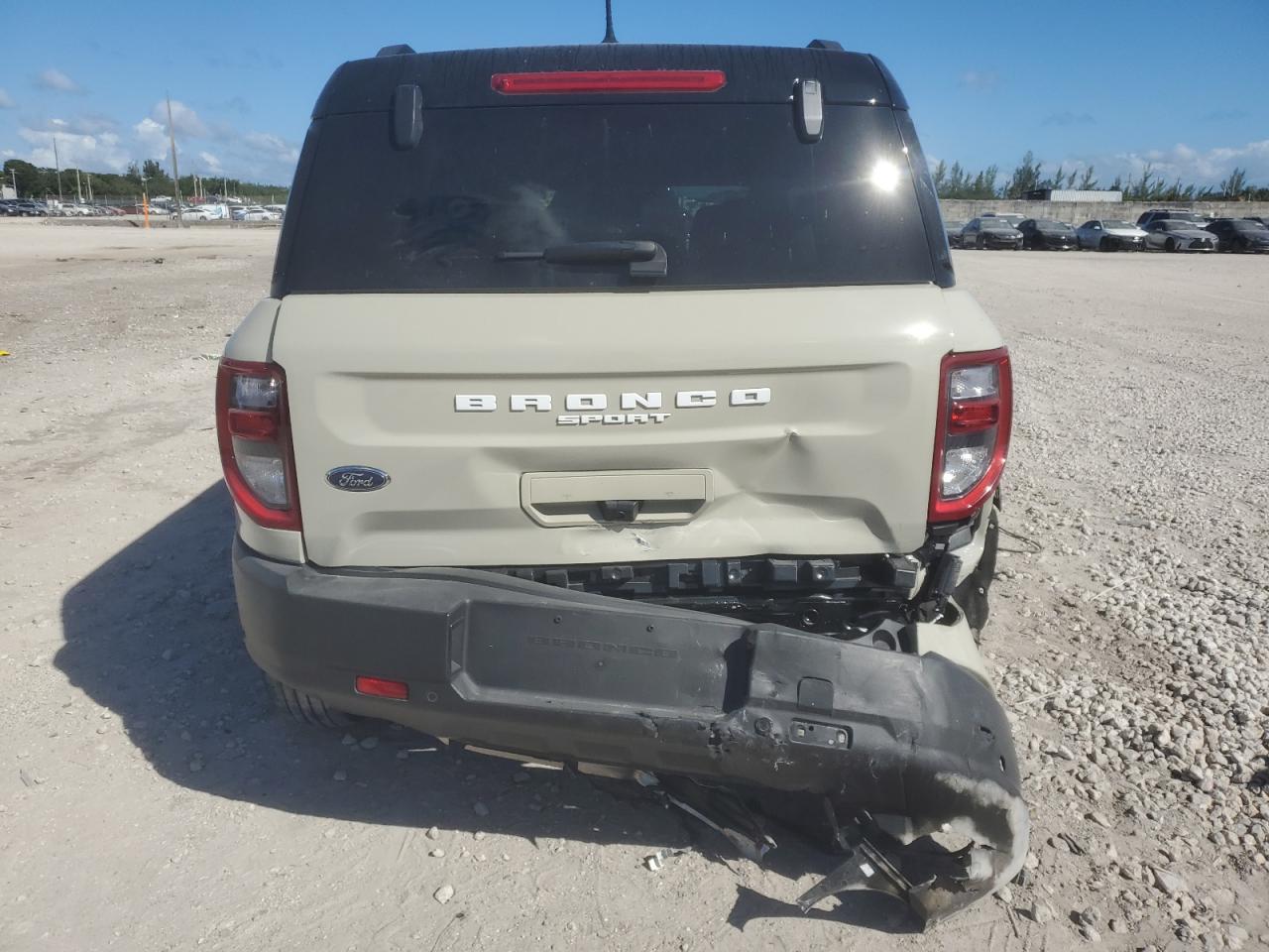 Ford Bronco Outer Banks Image 9