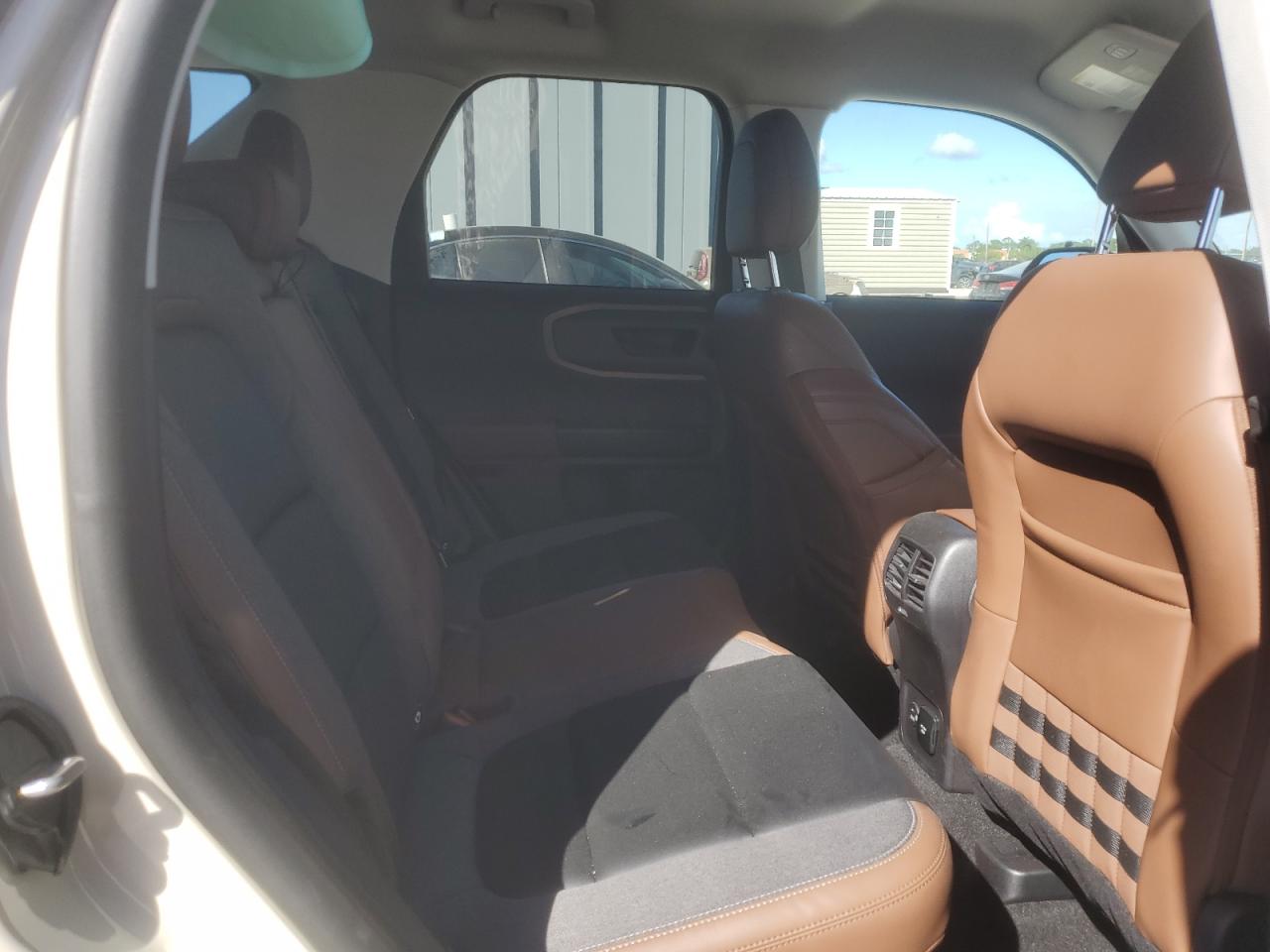 Ford Bronco Outer Banks Image 10