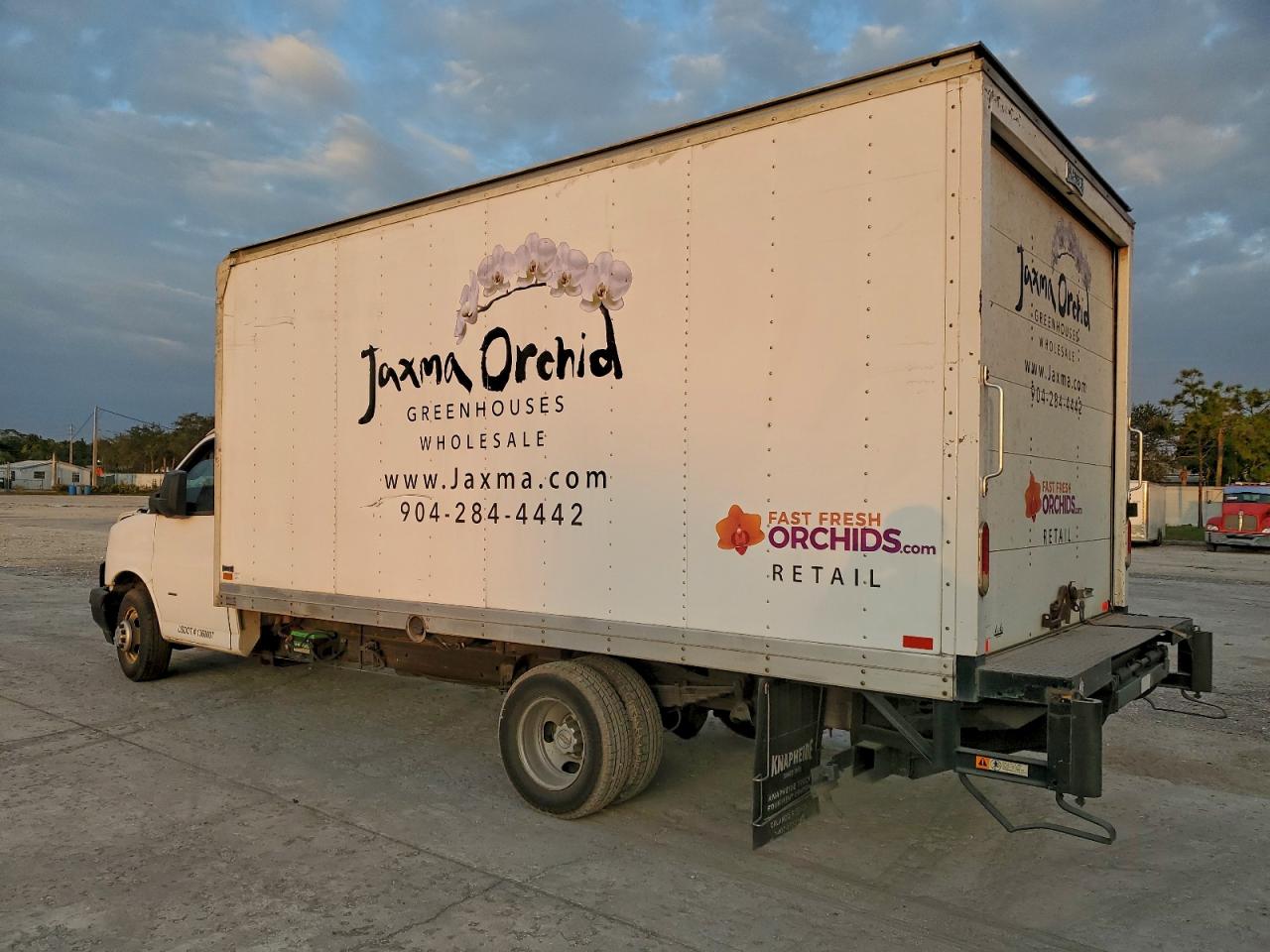 Chev Express Image 2