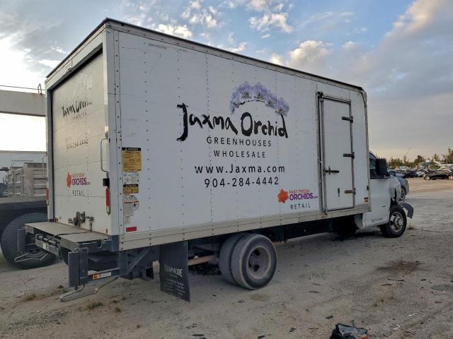 Chev Express Image 13