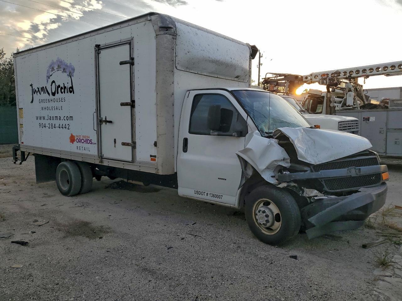 Chev Express Image 7