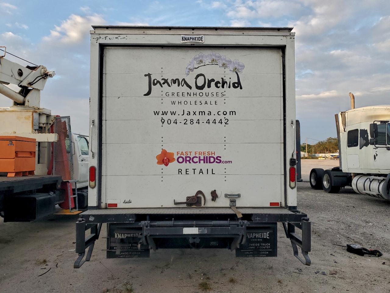 Chev Express Image 12