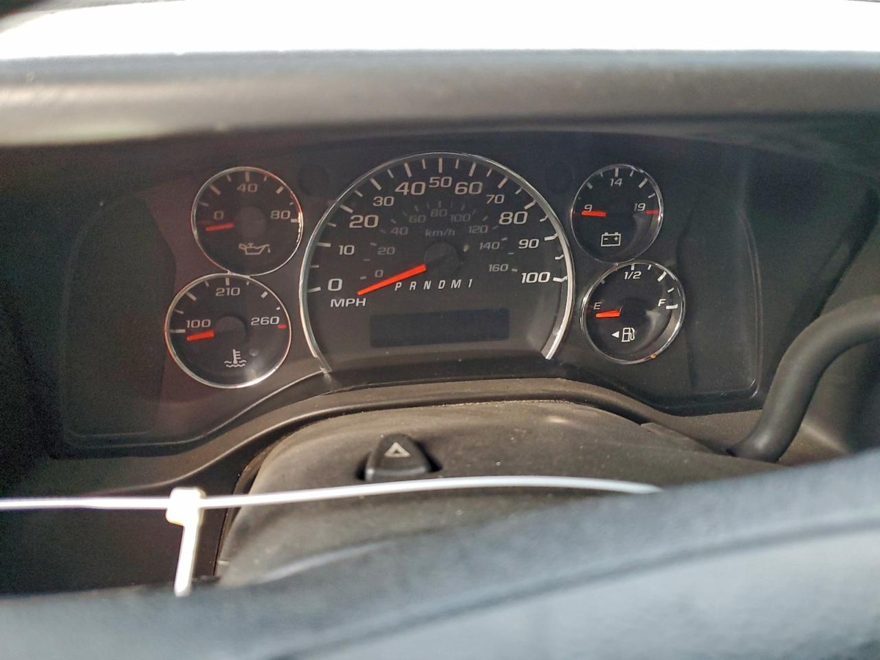 Chev Express Image 3