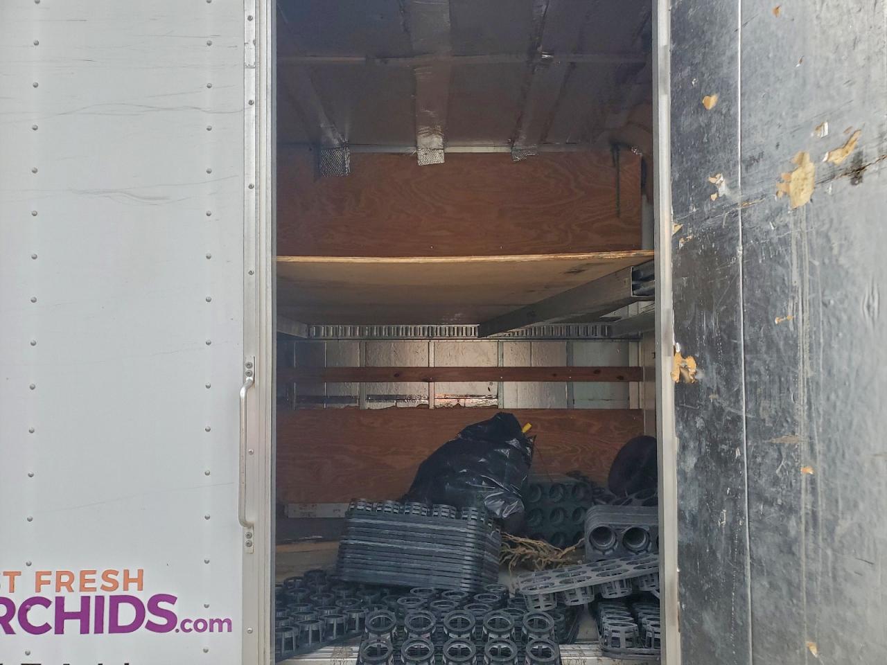 Chev Express Image 9