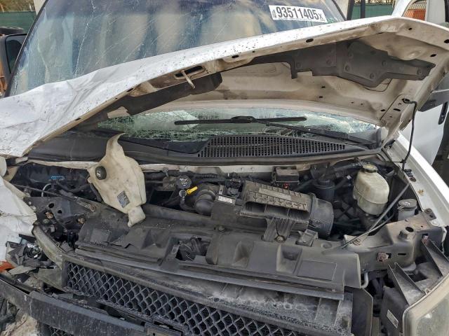 Chev Express Image 11