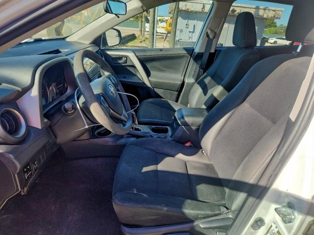 Toyota RAV4 Le Image 14