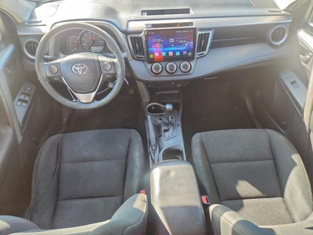 Toyota RAV4 Le Image 7