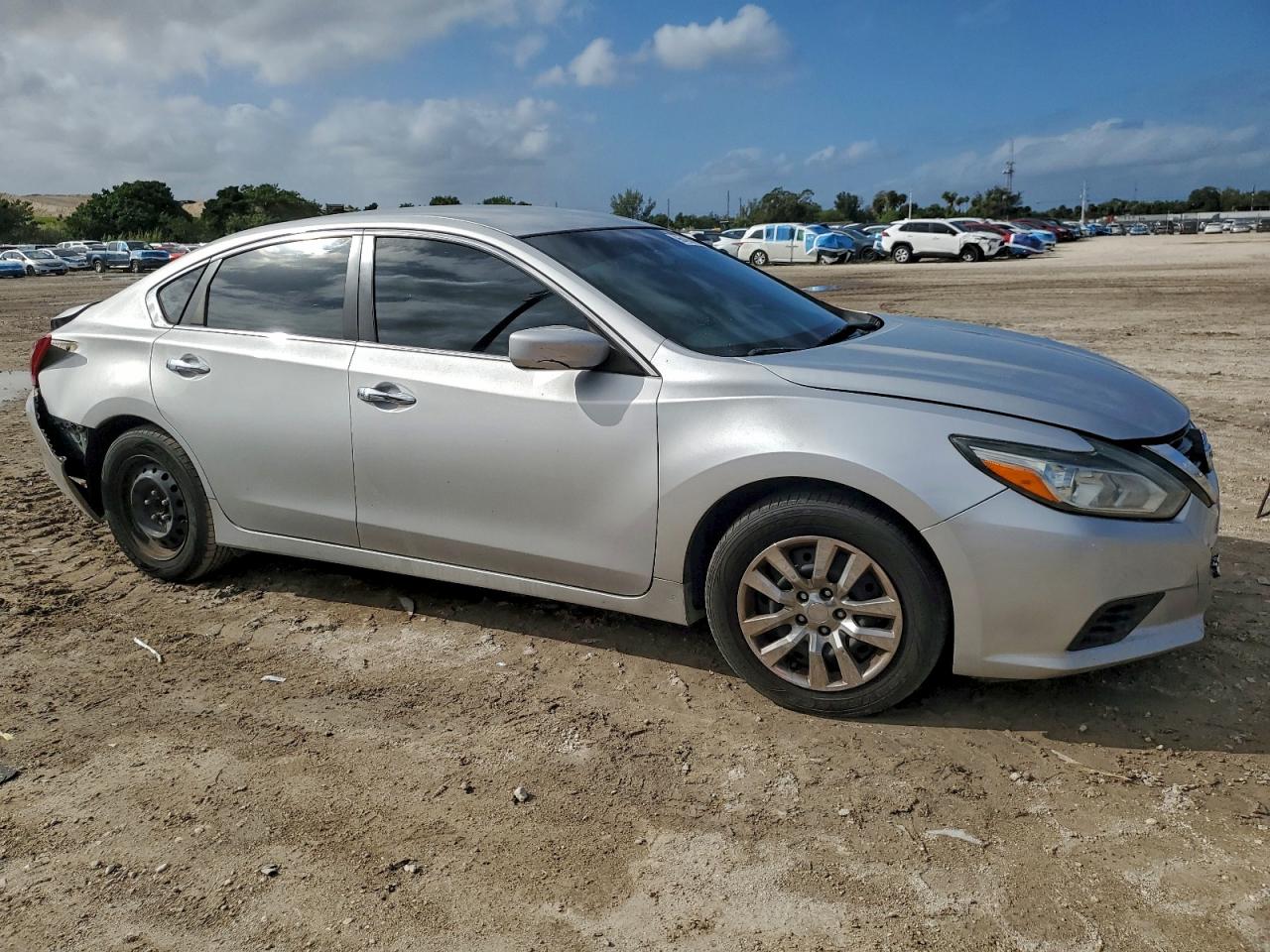 Nissan Altima 2.5 Image 2