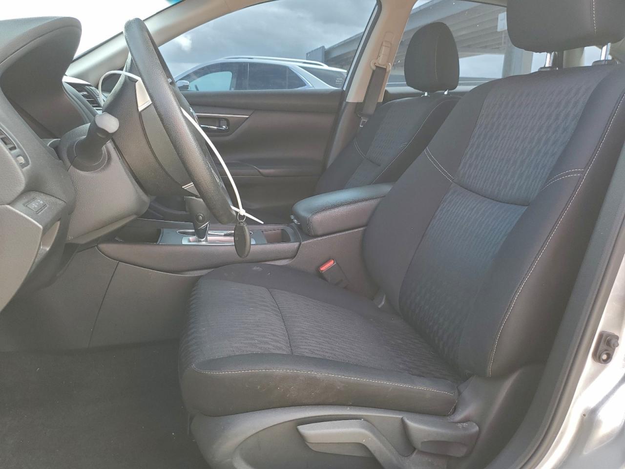 Nissan Altima 2.5 Image 11