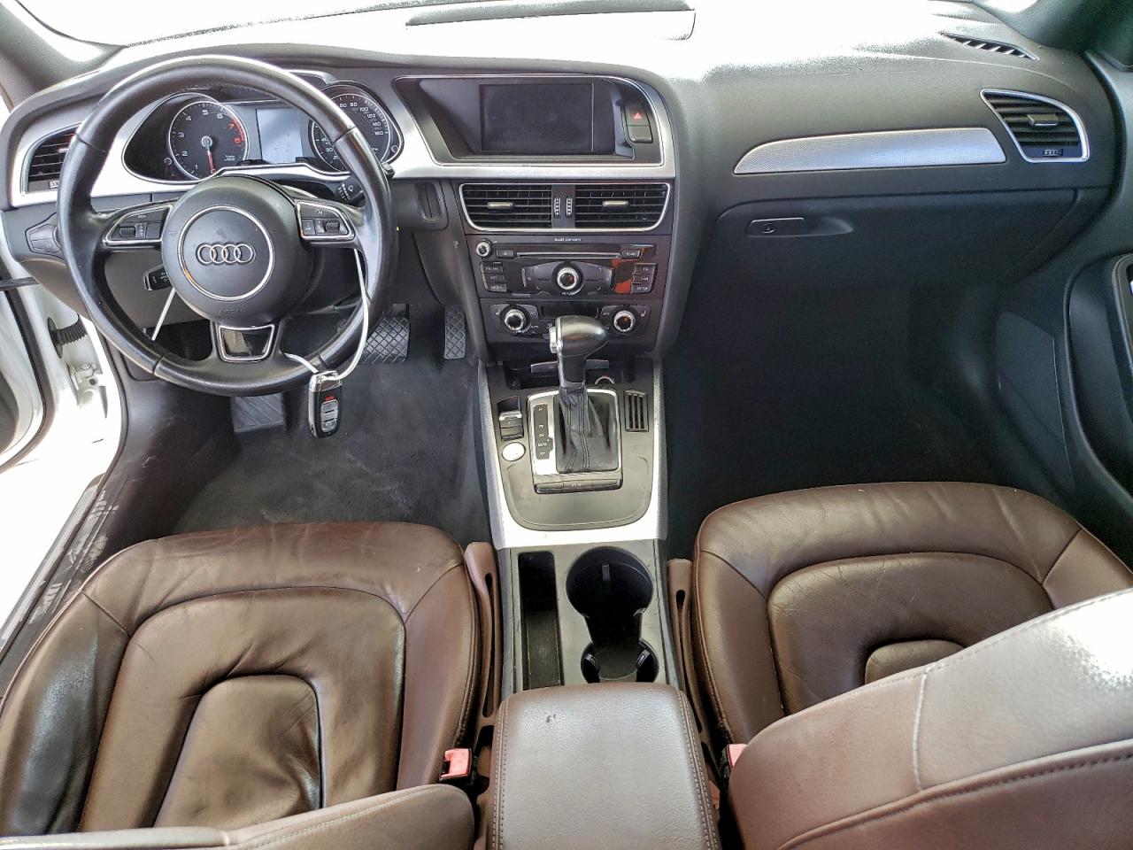 Audi A4 Premium S-line Image 9