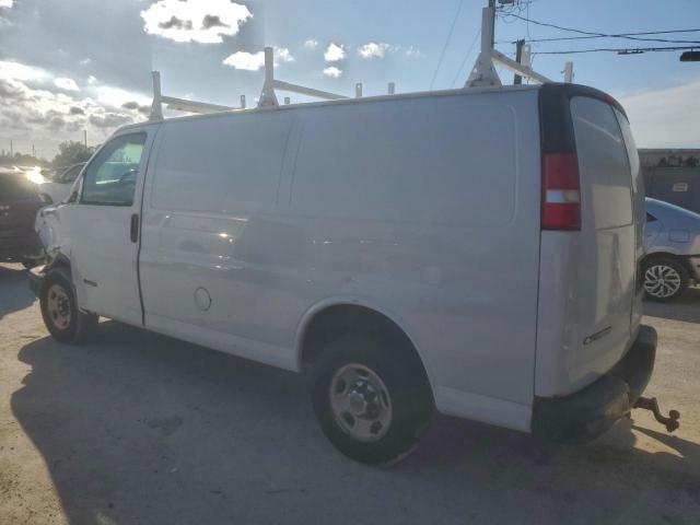 Chevrolet Express Image 12
