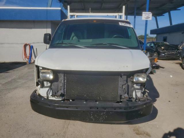 Chevrolet Express Image 7