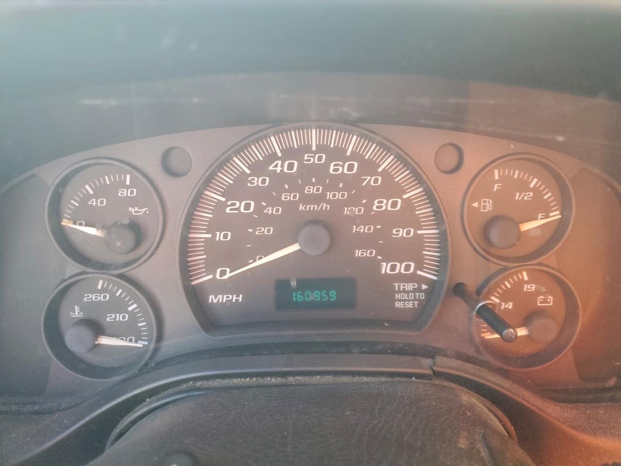 Chevrolet Express Image 14