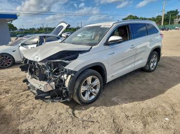  Salvage Toyota Highlander