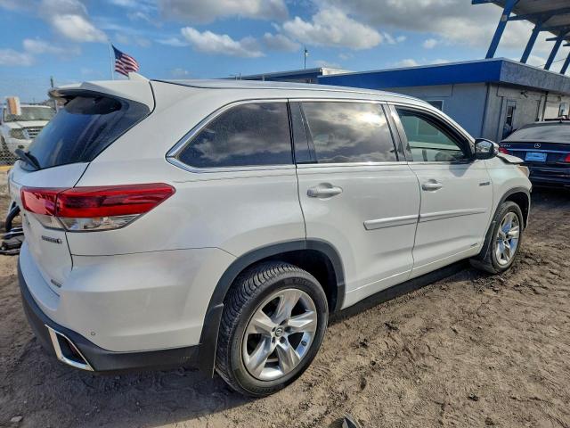 Toyota Highlander Hybrid Limited Image 2