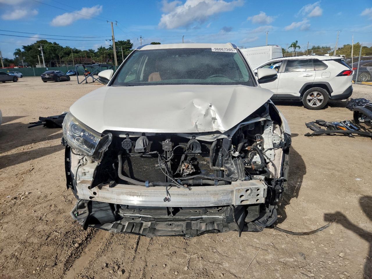 Toyota Highlander Hybrid Limited Image 6