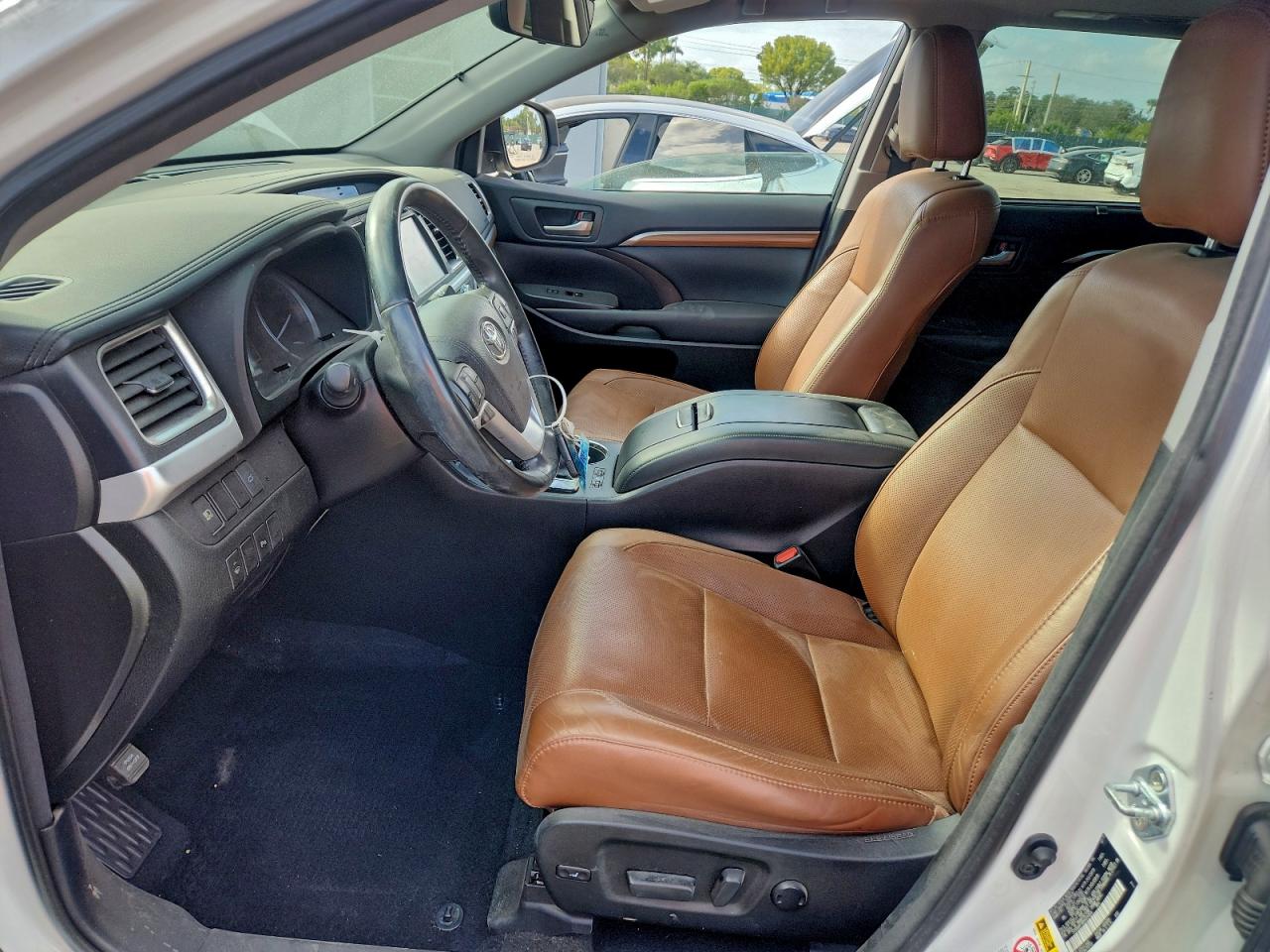 Toyota Highlander Hybrid Limited Image 8