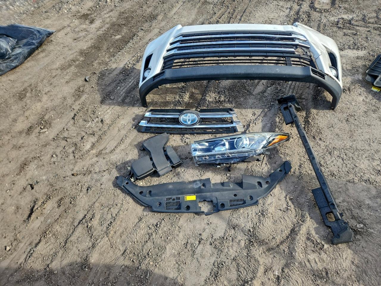 Toyota Highlander Hybrid Limited Image 10