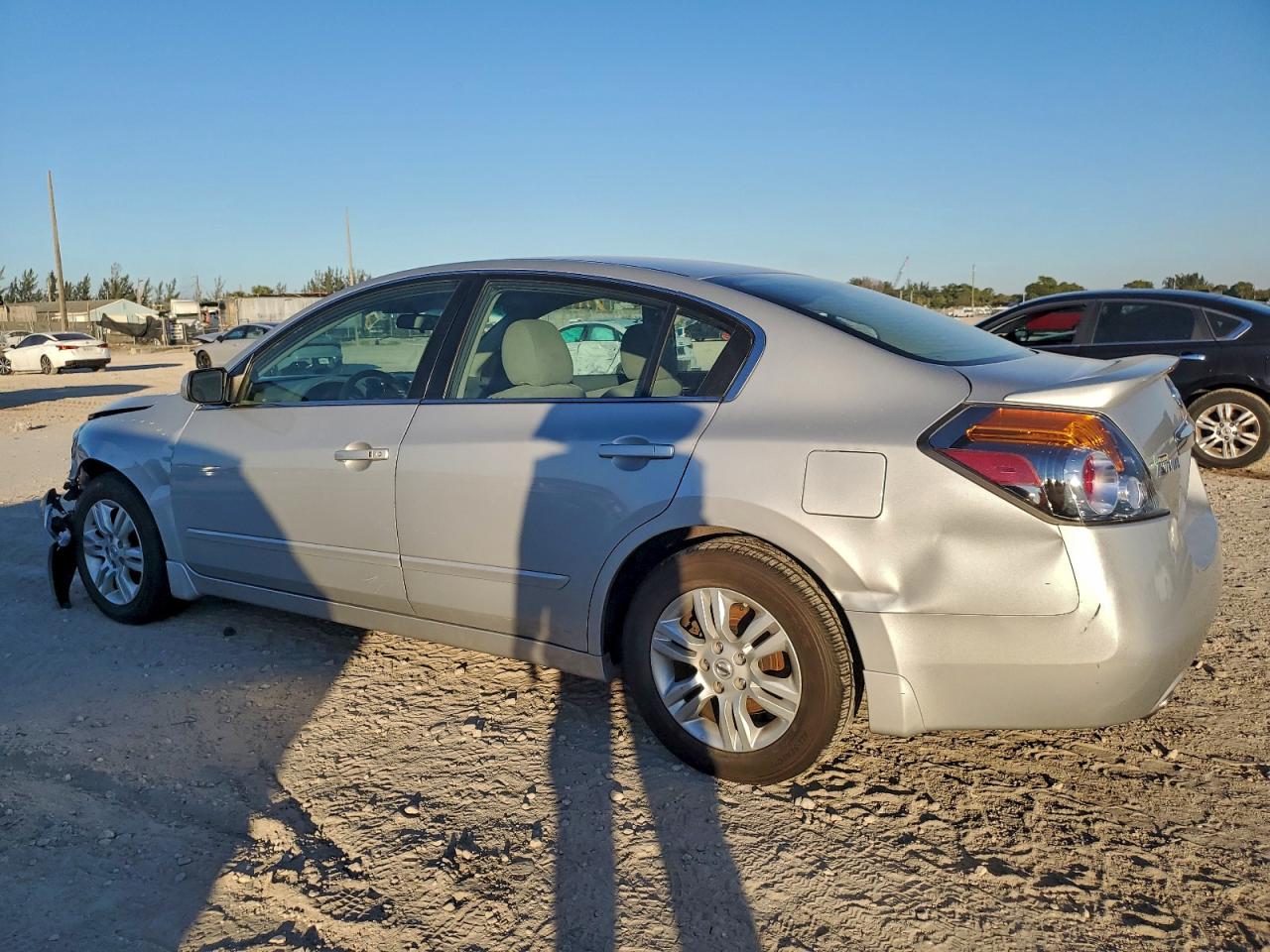 Nissan Altima Base Image 3