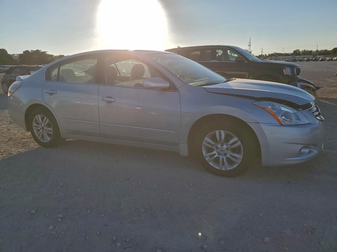 Nissan Altima Base Image 4