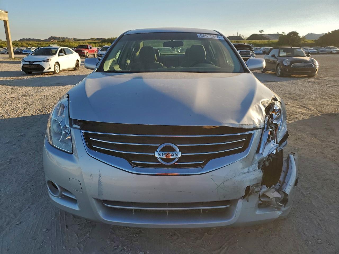 Nissan Altima Base Image 5