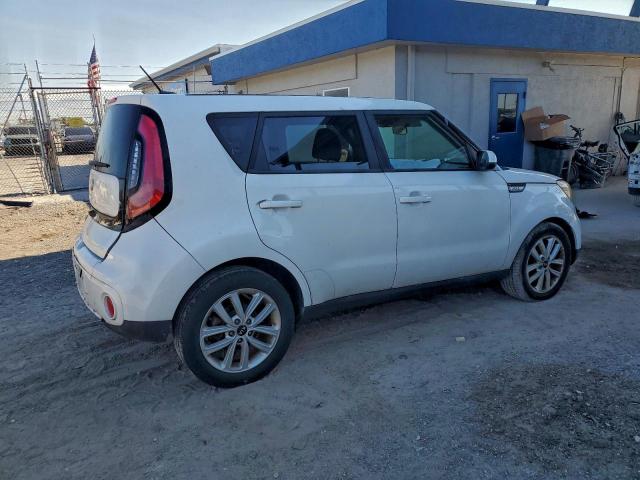 Kia Soul + Image 9