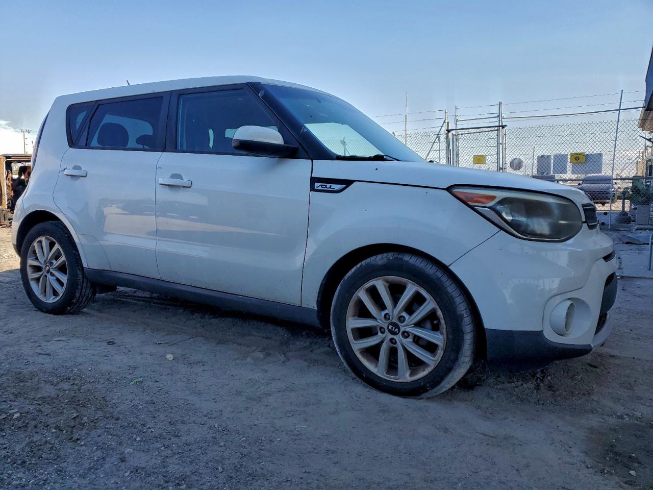 Kia Soul + Image 10