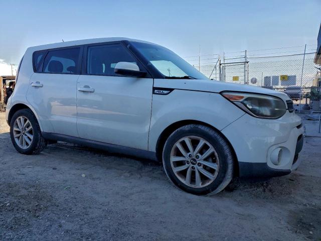 Kia Soul + Image 10