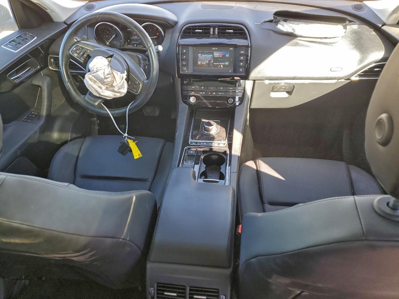 Jaguar F-PACE Premium Image 12