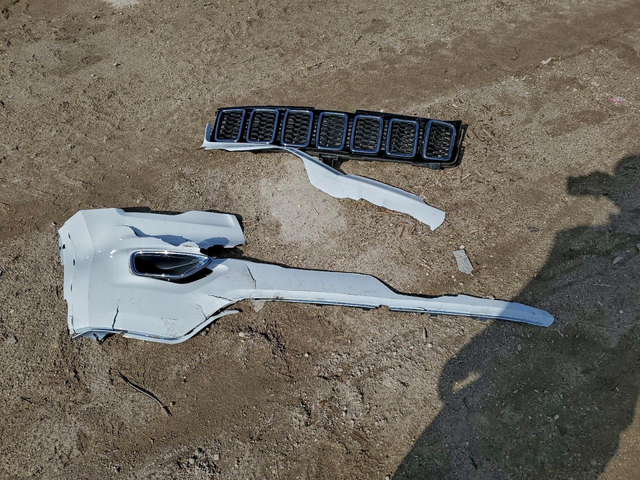 Jeep Grand Cherokee Laredo Image 8