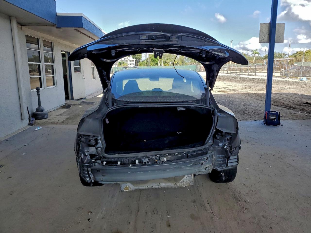 Tesla Model 3 Image 6