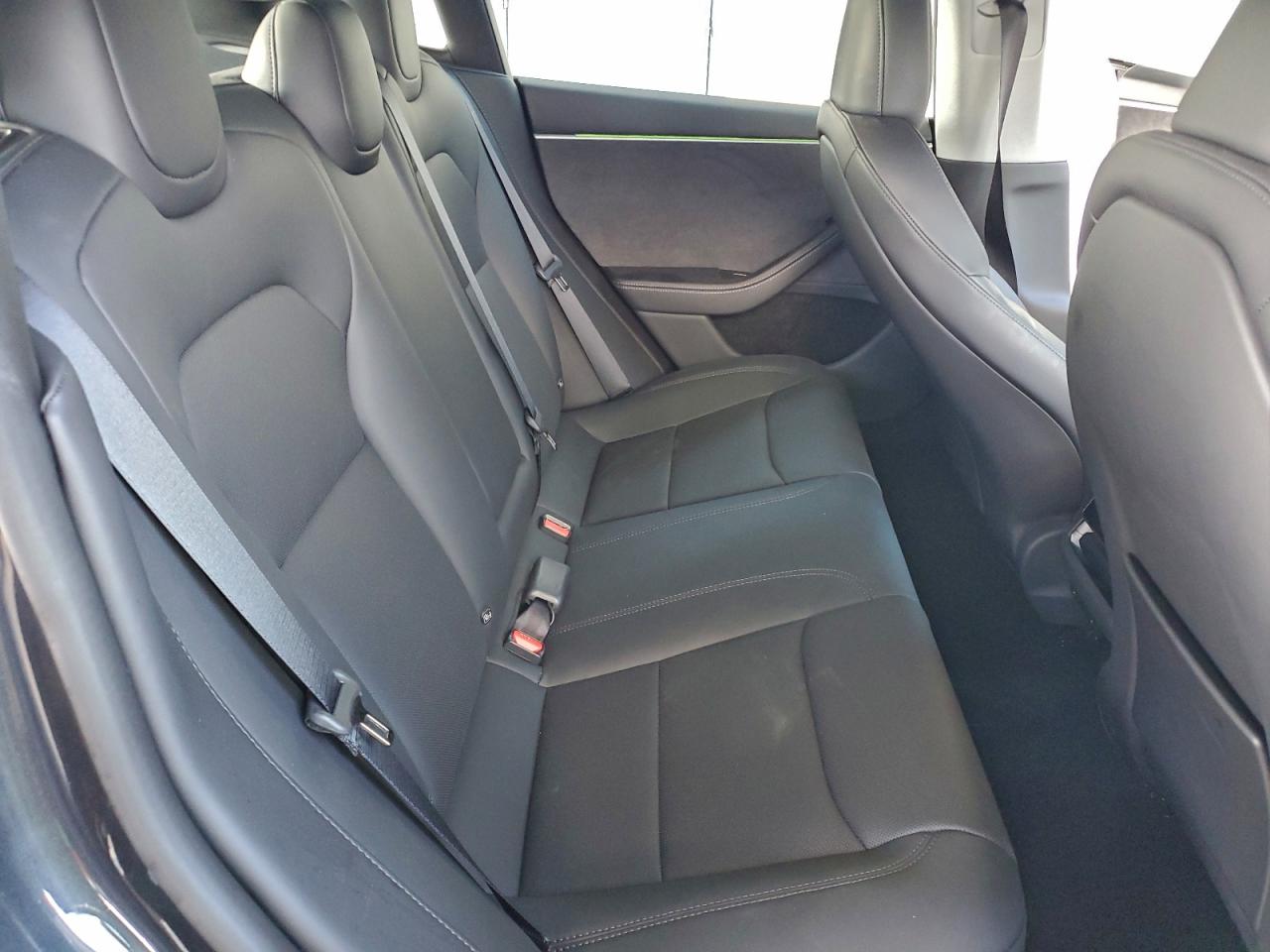 Tesla Model 3 Image 8