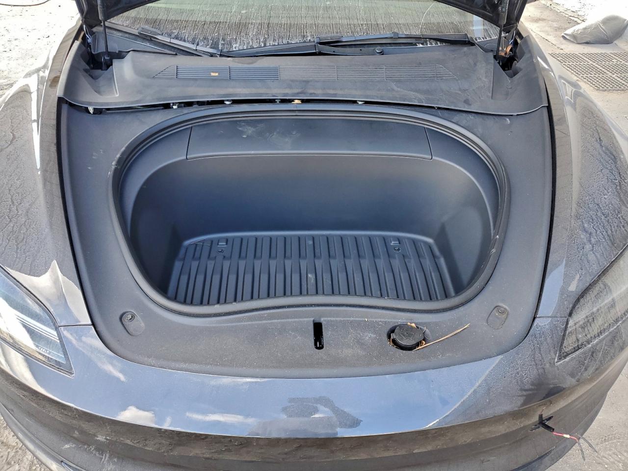 Tesla Model 3 Image 11