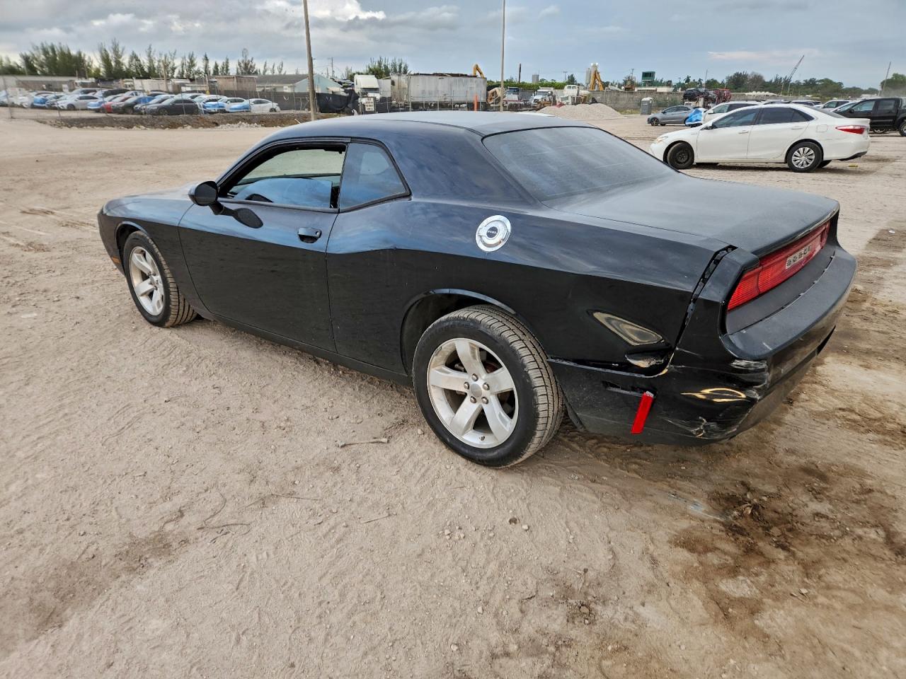 Dodge Challenger Sxt Image 11