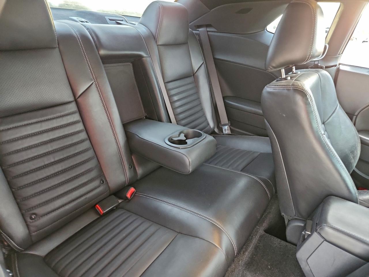 Dodge Challenger Sxt Image 7