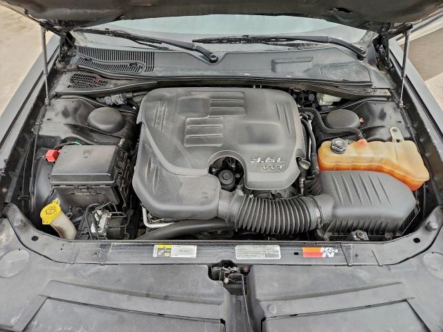 Dodge Challenger Sxt Image 8