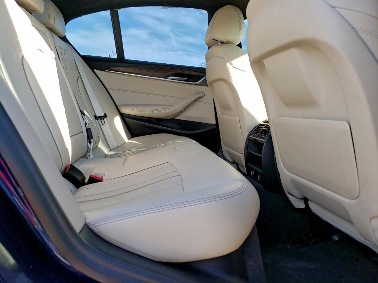 BMW 5 Series I Image 8